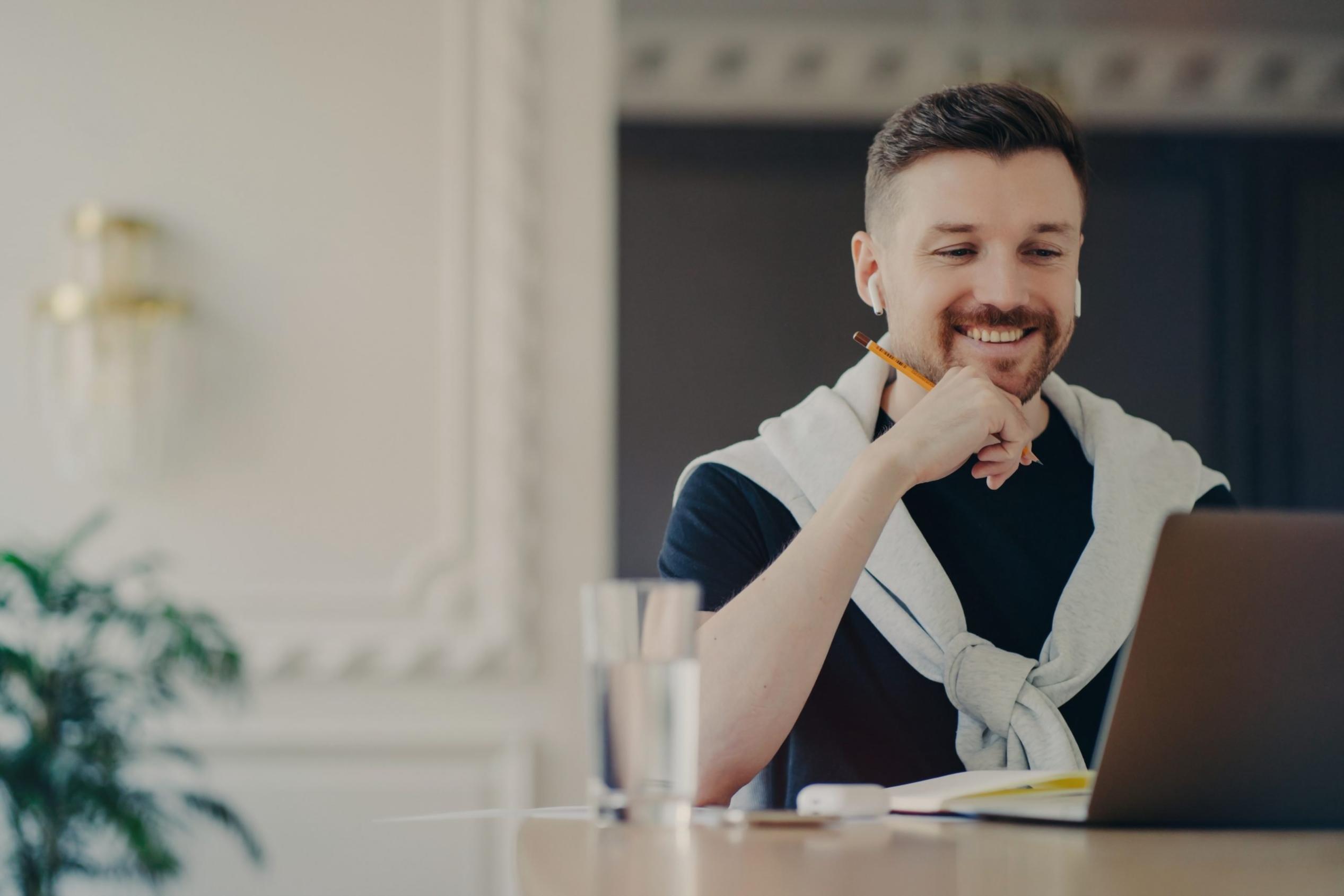 Professional coaching interaction demonstrating practical techniques